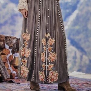 Sundance Embroidered Gray Maxi Skirt- small